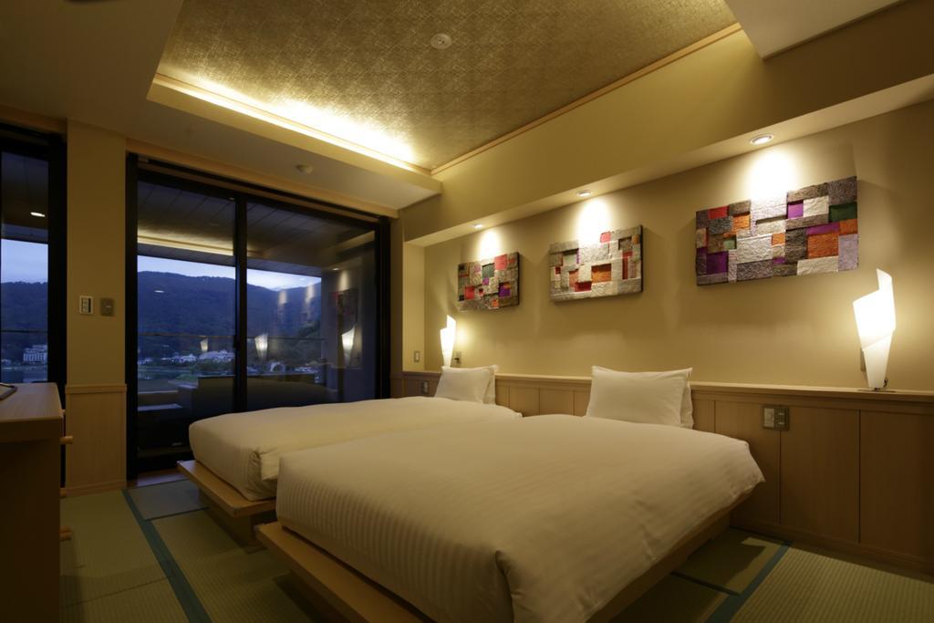 Отель Fujikawaguchiko Onsen Konanso Экстерьер фото A room at the hotel