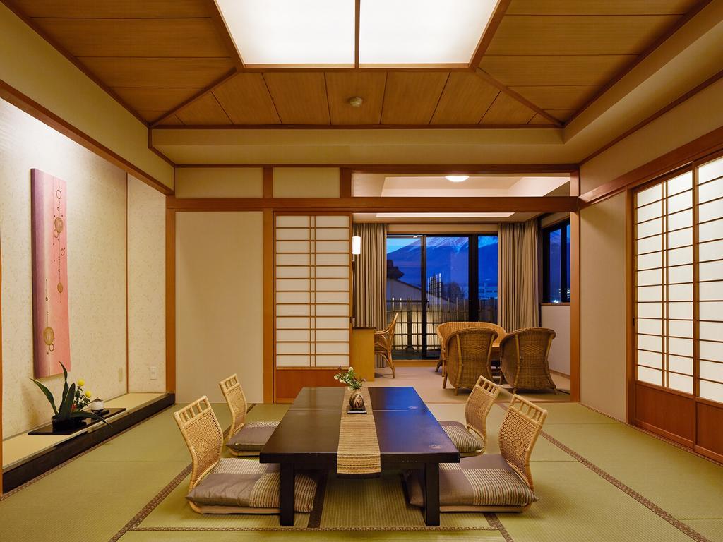 Отель Fujikawaguchiko Onsen Konanso Экстерьер фото